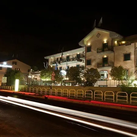 Oc Hotel 4*