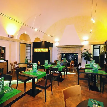 Hotel Oc 4*